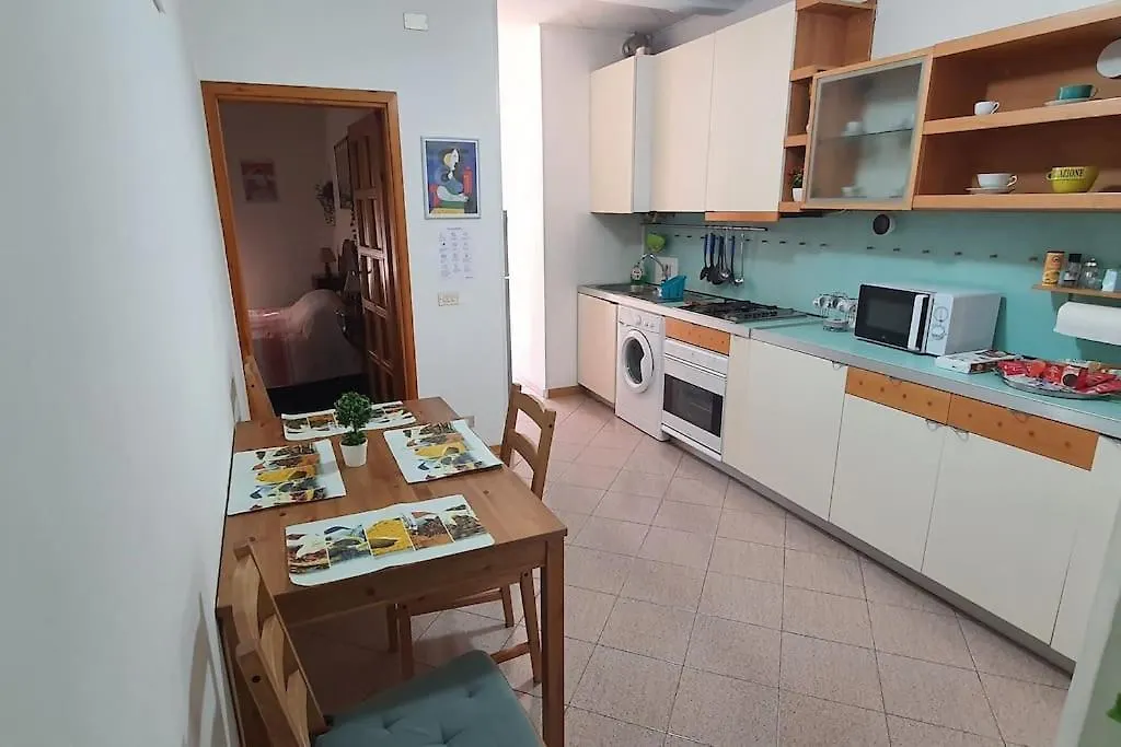 Intero Appartamento Situato A 30 Metri Dal Mare 5 Génova Apartamento